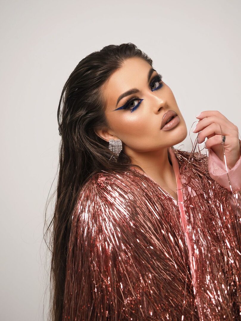 Glam make-up look